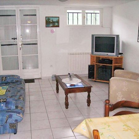 Appartement Charmant A Breuillet Avec Jardin Spacieux Экстерьер фото