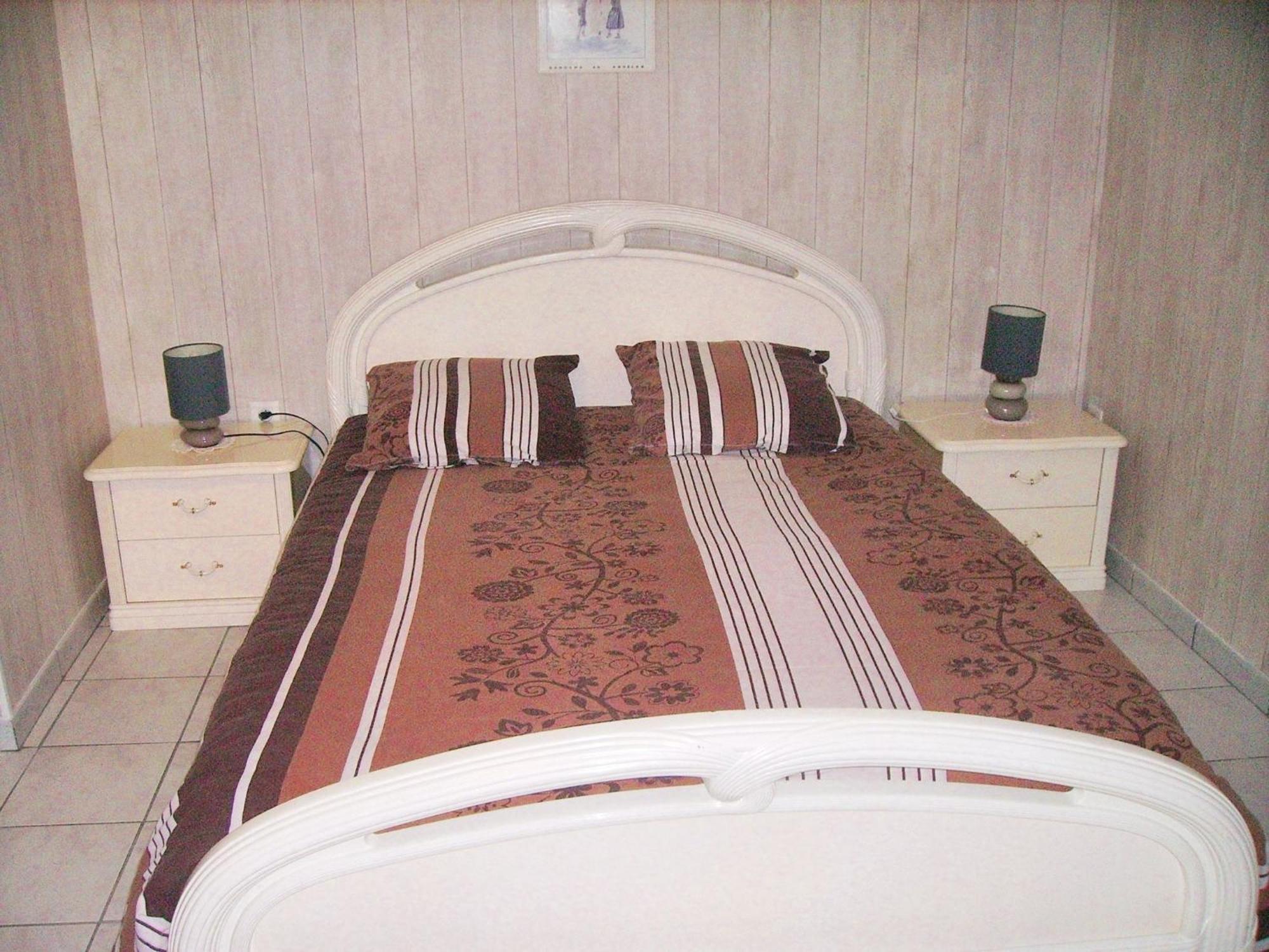 Appartement Charmant A Breuillet Avec Jardin Spacieux Экстерьер фото